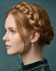 Penteado preso com uma tran�a coroa
