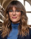 Cabelo abaixo dos ombros com ondas