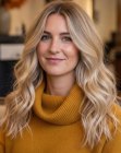 Cabelo loiro com ondas soltas