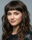 Cabelo longo com ondas e franja curta