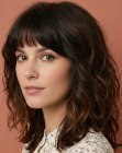 Cabelo escuro com ondas naturais