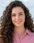Cabelo de praia longo com cachos