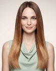 Cabelo liso com risca no meio