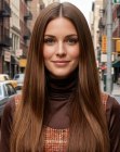 Cabelo longo e liso estilo anos 70